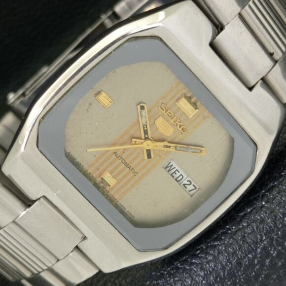 Vintage 1982 Seiko Square Automatic Mens Silver Watch W/daydate & Gold accents - Picture 1 of 9